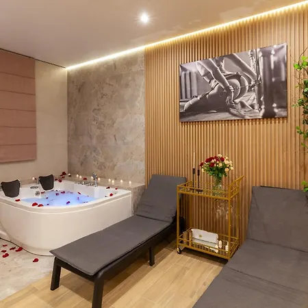 Royal Luxury With Sauna And Jacuzzi