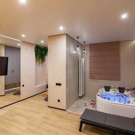 アパート Royal Luxury With Sauna And Jacuzzi
