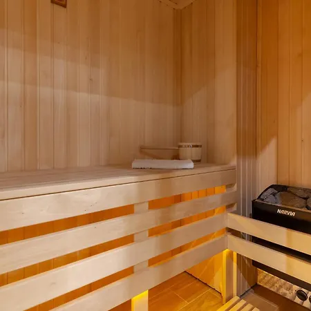 Royal Luxury With Sauna And Jacuzzi Lviv