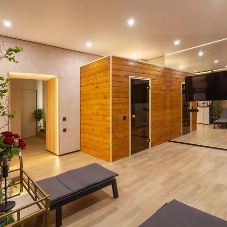 Royal Luxury With Sauna And Jacuzzi アパート